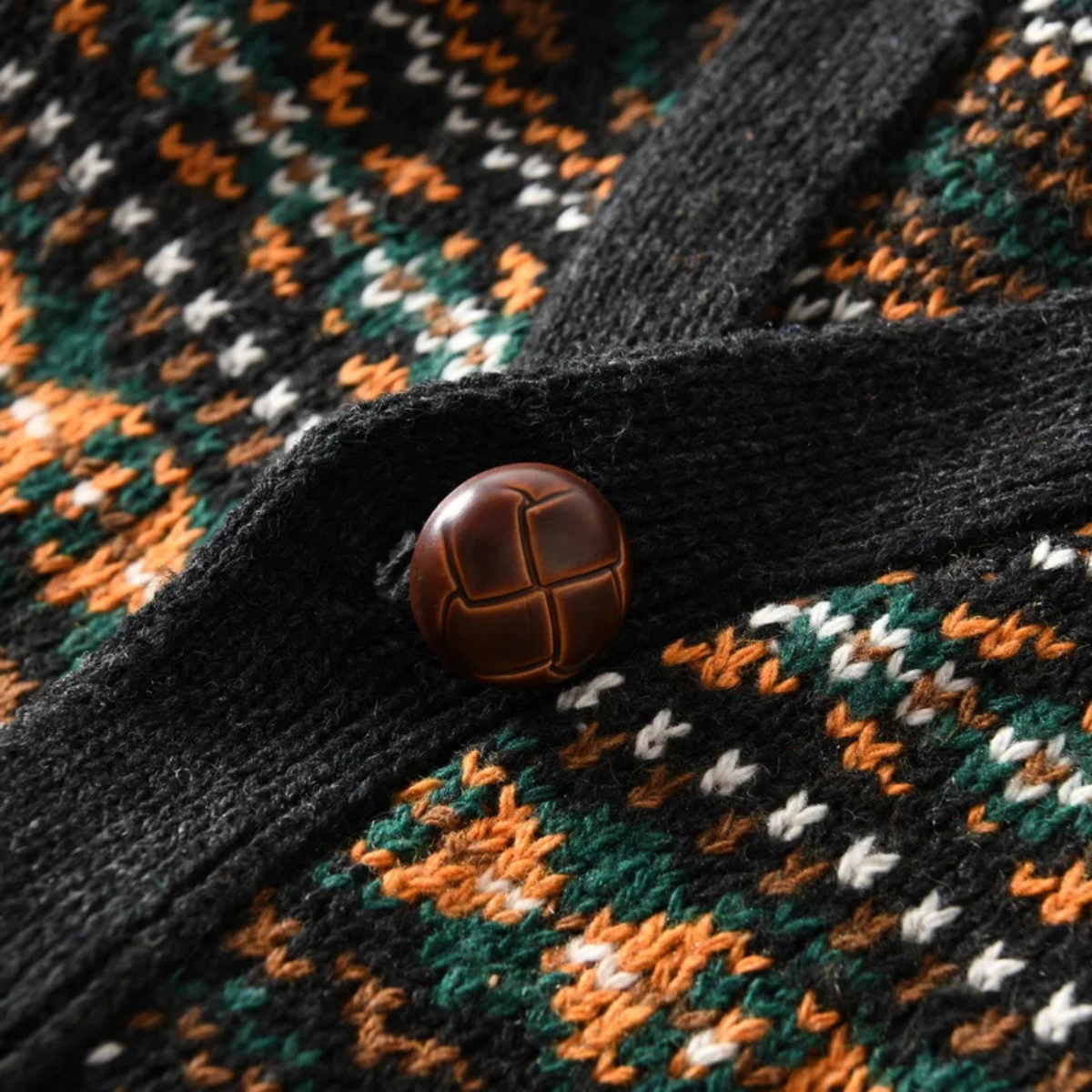 Men’s Patterned V Neck Knit Cardigan