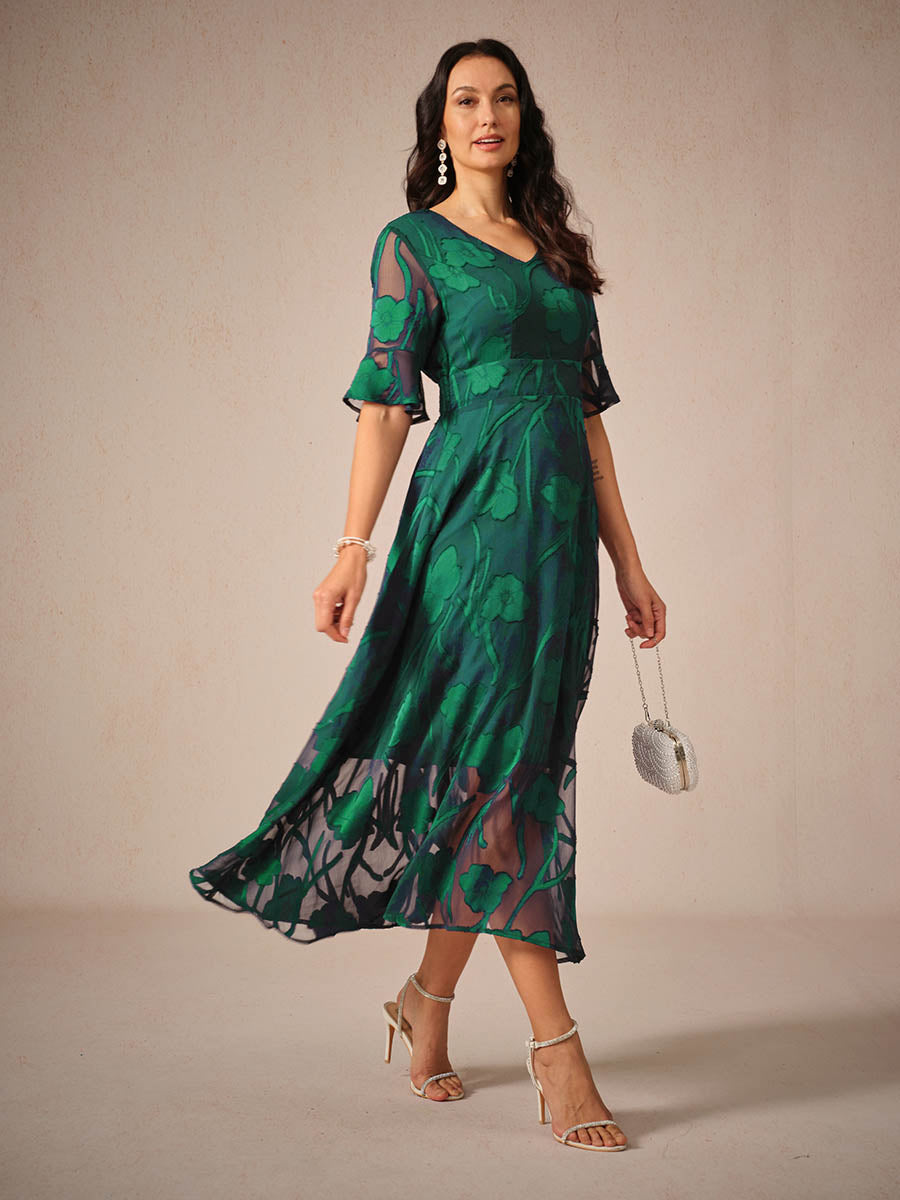 Chic Midi Dress with Ruffle Sleeves and Delicate Lace