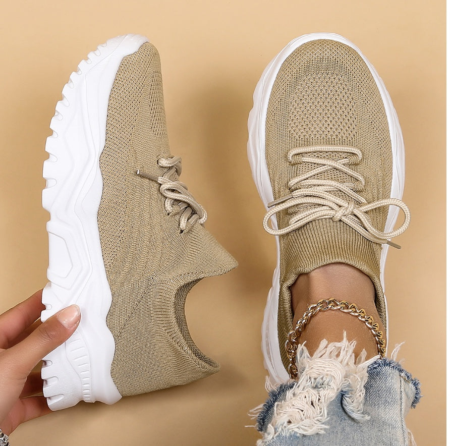 StrideLuxe - Fashionable and Comfortable Sneakers with Advanced Orthopedic Cushioning