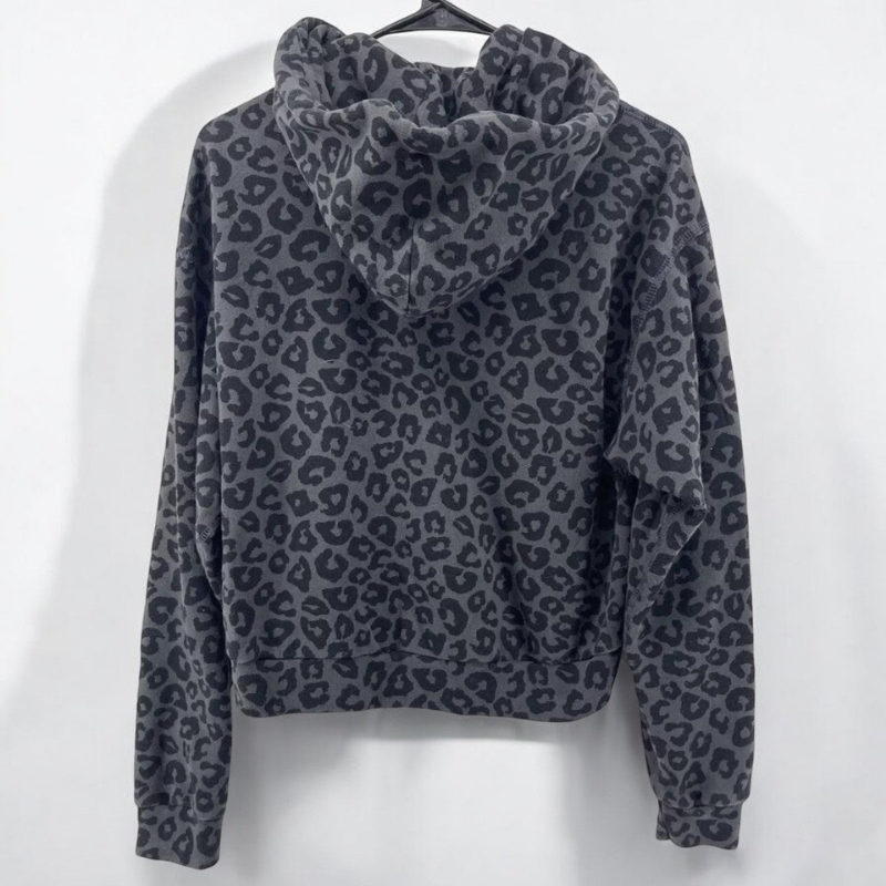 Stylish Leopard Print Hoodie for Men: Casual Streetwear