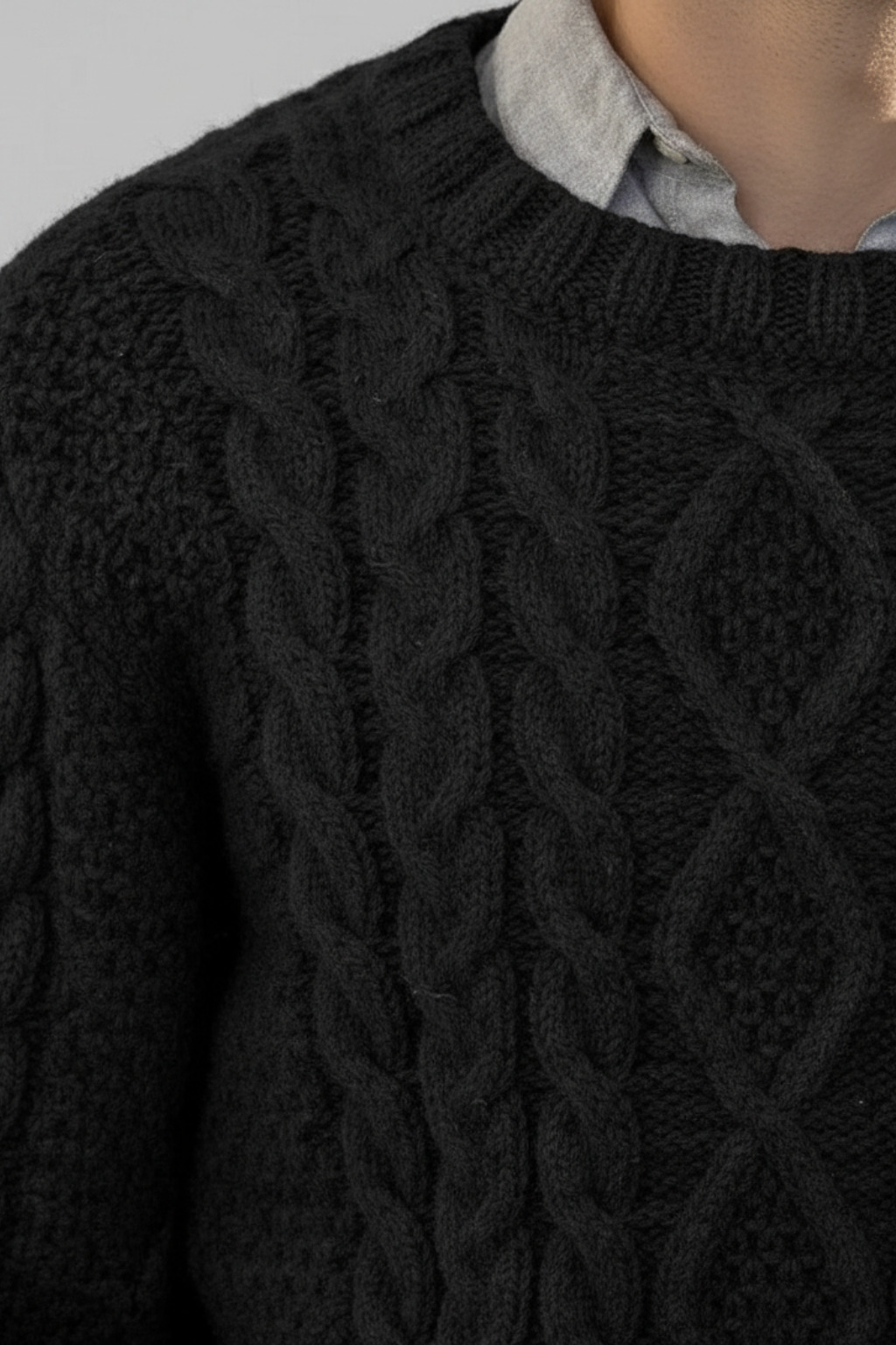 Men’s Chunky Cable Knit Crewneck Sweater
