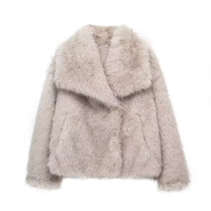 Grace – Women’s Faux Fur Coat