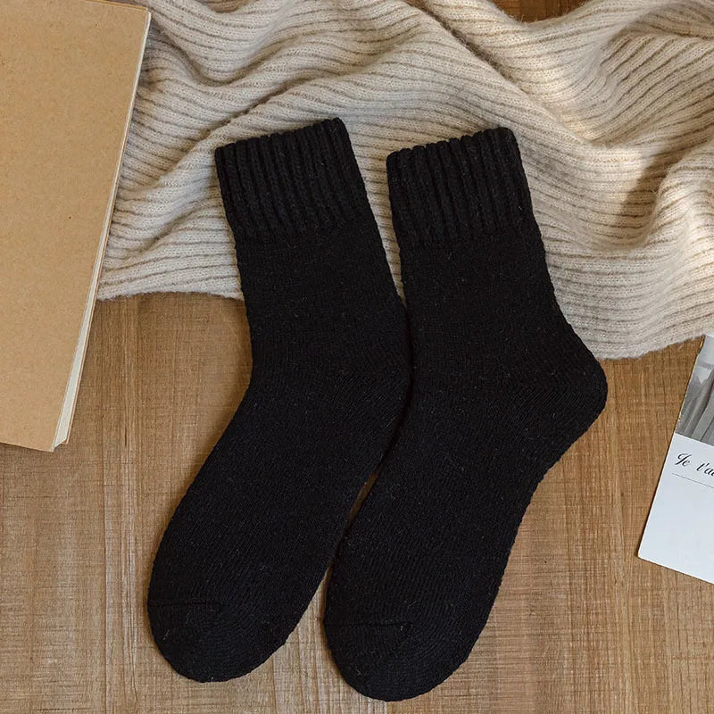 Lily Ribbed Crew Socks | Form-Fitting Crew Socks