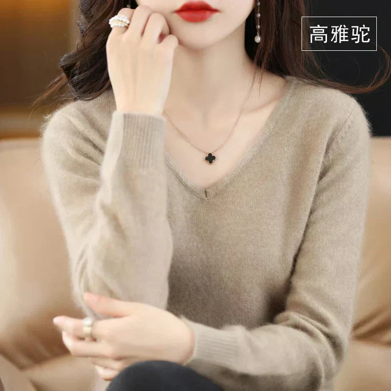 Luxurious Women's Cashmere Crew Neck Sweater, Slim Fit