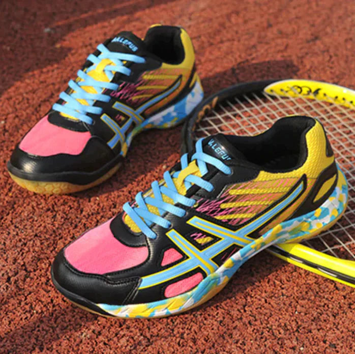 Lightweight and breathable dynamic sports shoes