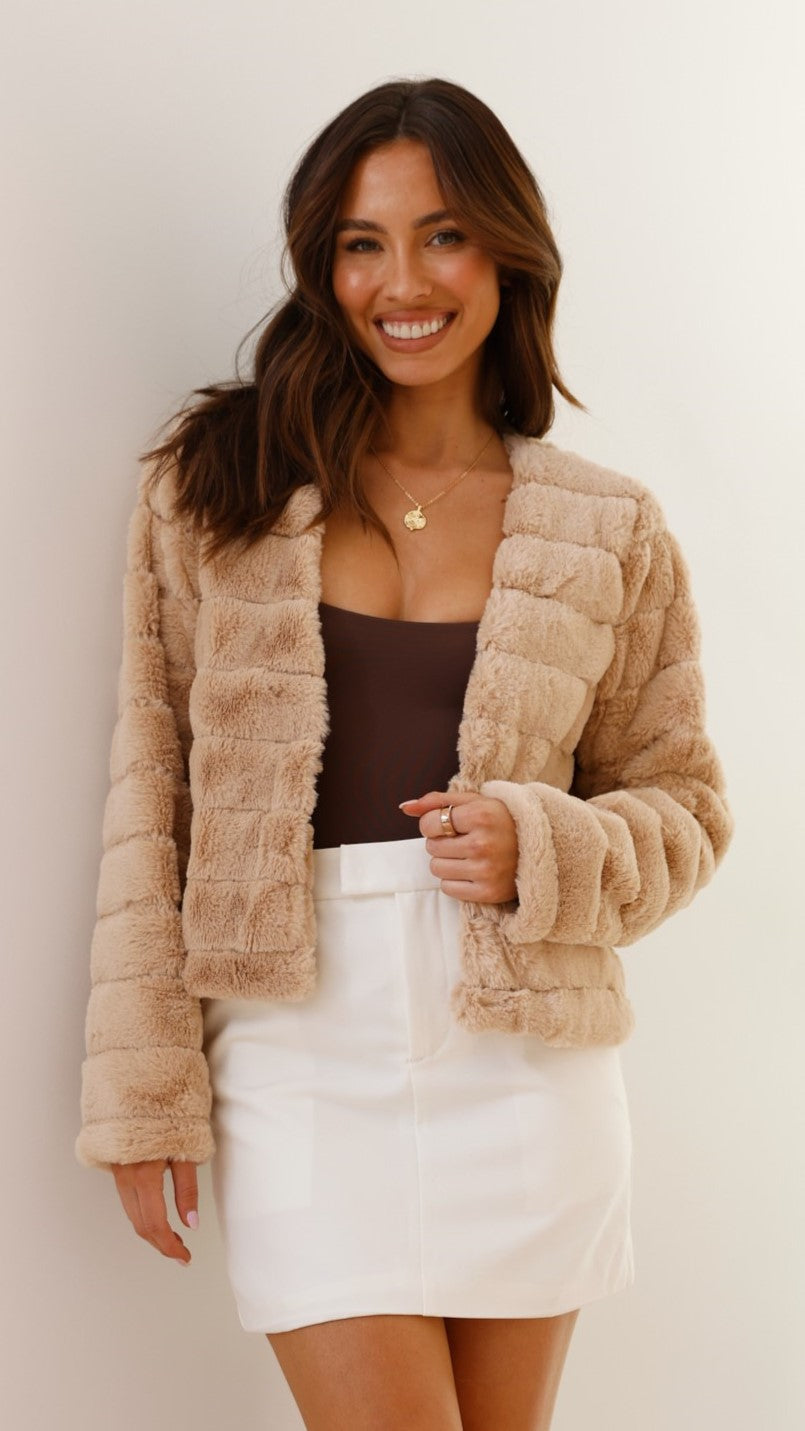 Britney | Women’s Quilted Faux Fur Cropped Jacket – Stylish Open Front Winter Coat with Structured Fit