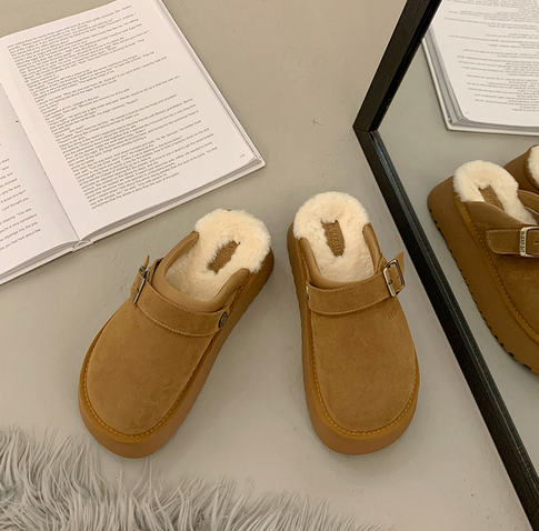 Comfortable Slip Resistant Women's Clog Shoes