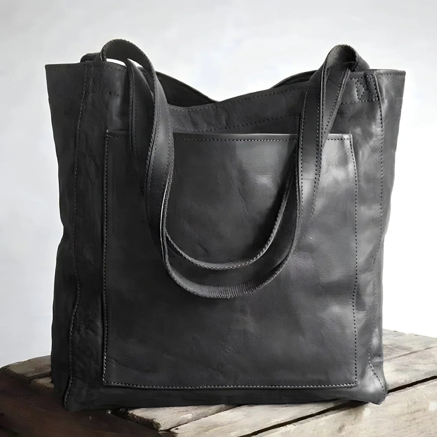 Stylish handmade leather bag by Sophie