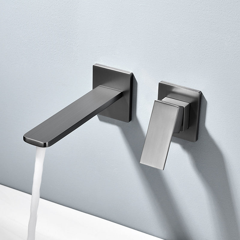 Hidden Mount Single Handle Kitchen Faucet - BritishElegance