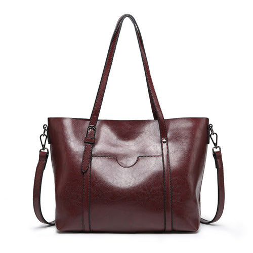 Vera: A stylish handbag of leather, handcrafted