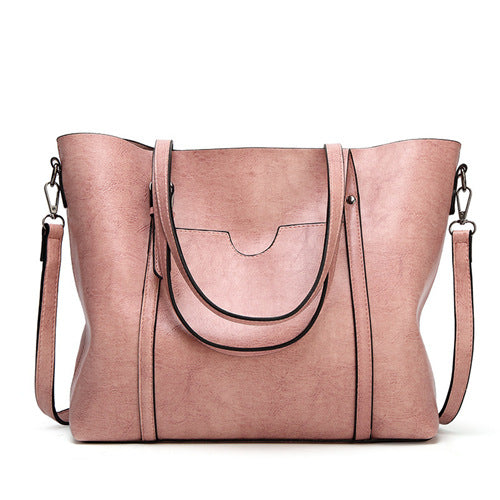 Vera: A stylish handbag of leather, handcrafted