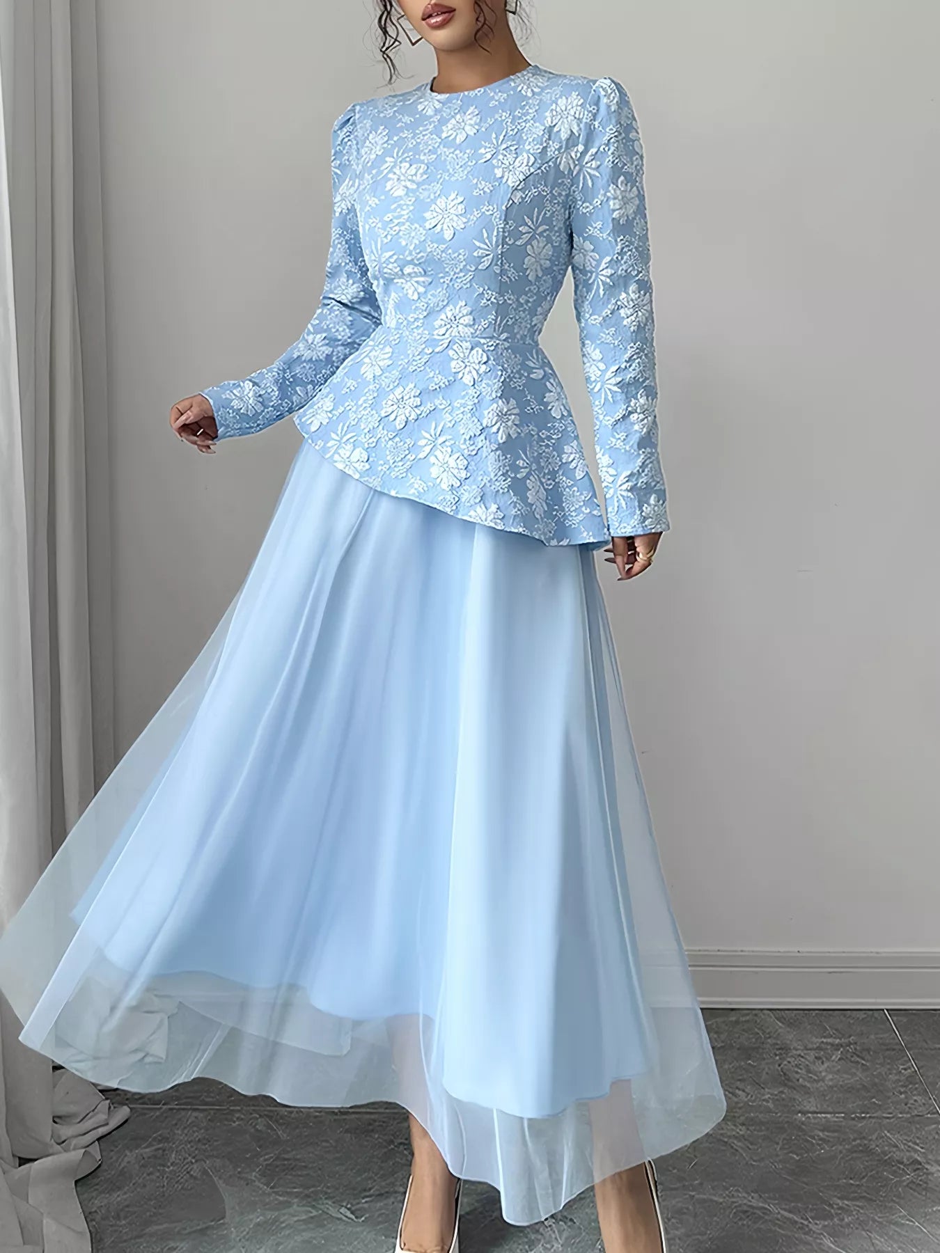 Ladies Beautiful Flowy Evening Dress - BritishElegance