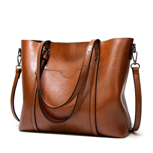 Vera: A stylish handbag of leather, handcrafted