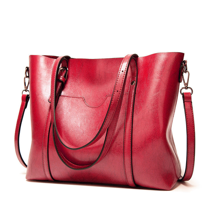 Vera: A stylish handbag of leather, handcrafted