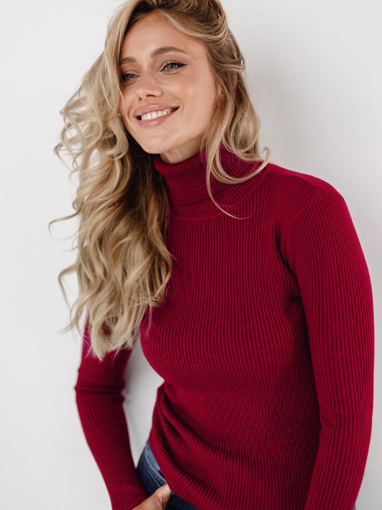 Warm Women's Fitted Crew Neck Sweater