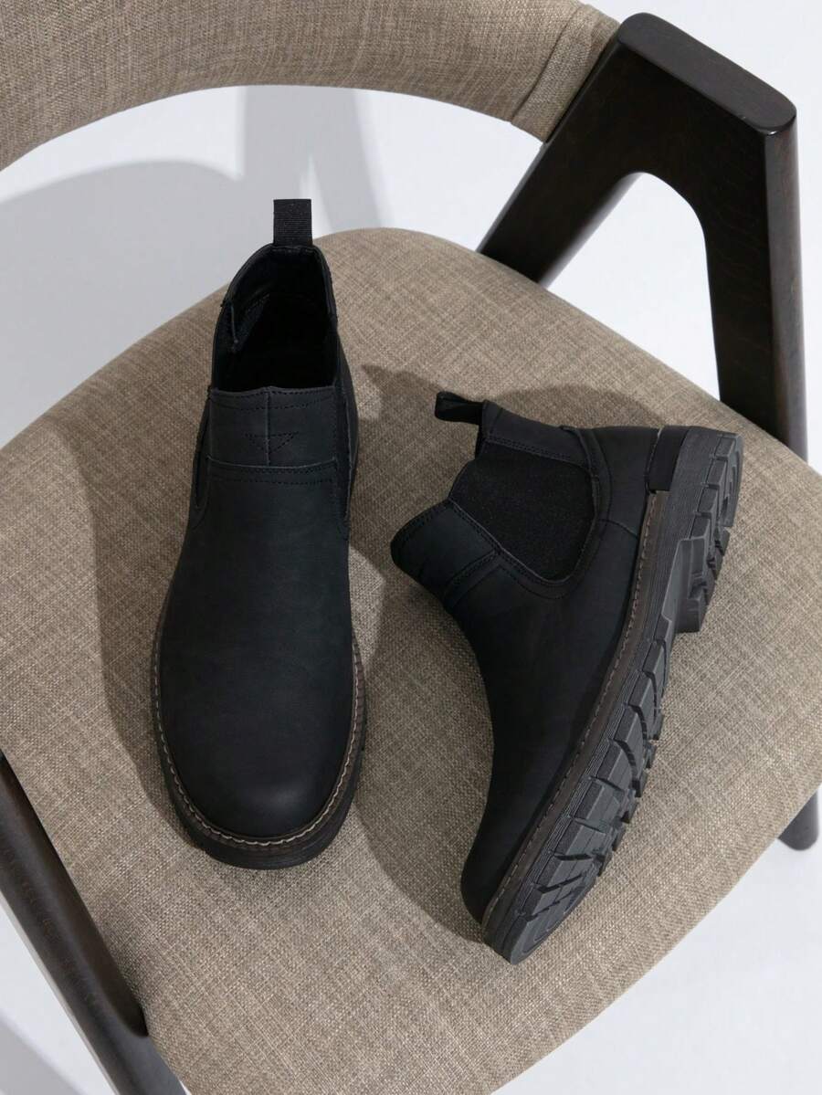 Men’s Polished Classic Chelsea Boots