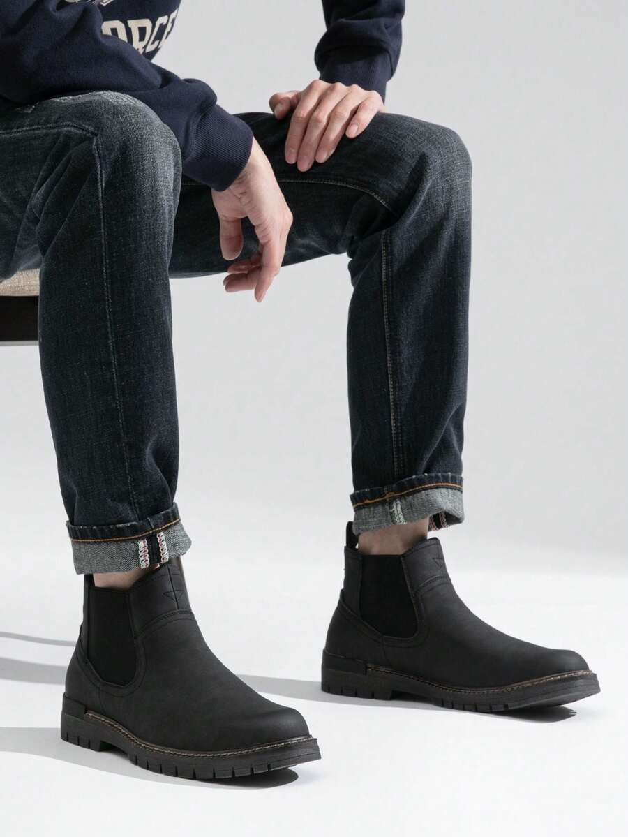 Men’s Polished Classic Chelsea Boots