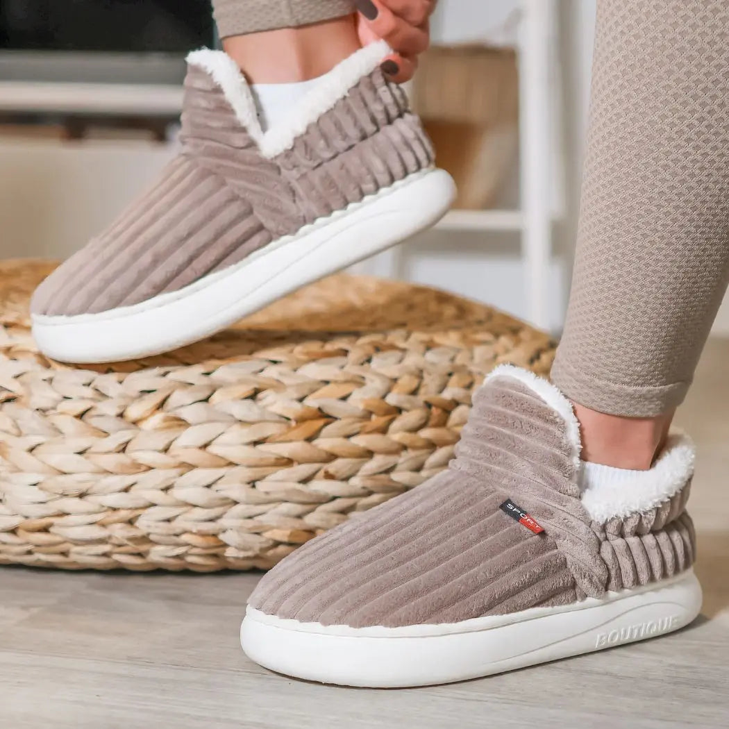 CosyPlush | Boutique Fluffy Slippers – Ultra-Soft, Non-Slip & Warm Winter Comfort
