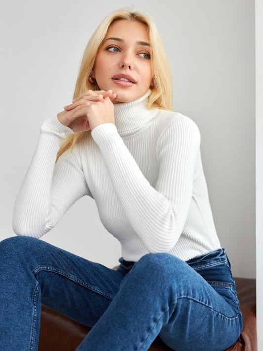 Warm Women's Fitted Crew Neck Sweater - BritishElegance