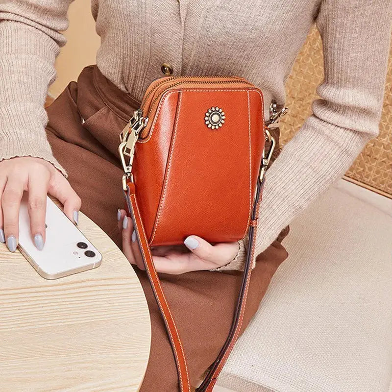 Lea | Elegant Leather Shoulder Bag – Chic, Compact & Effortlessly Refined