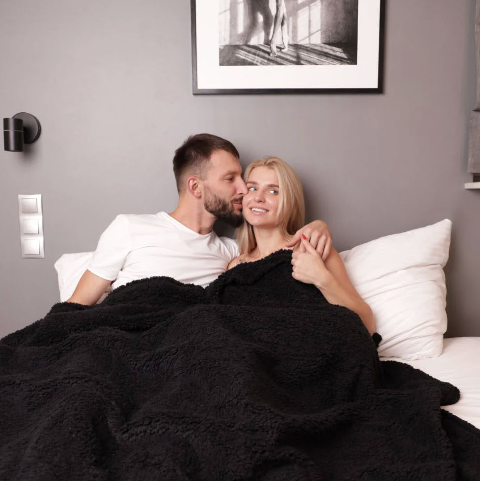 Waterproof Snuggle Blanket for Couples - BritishElegance
