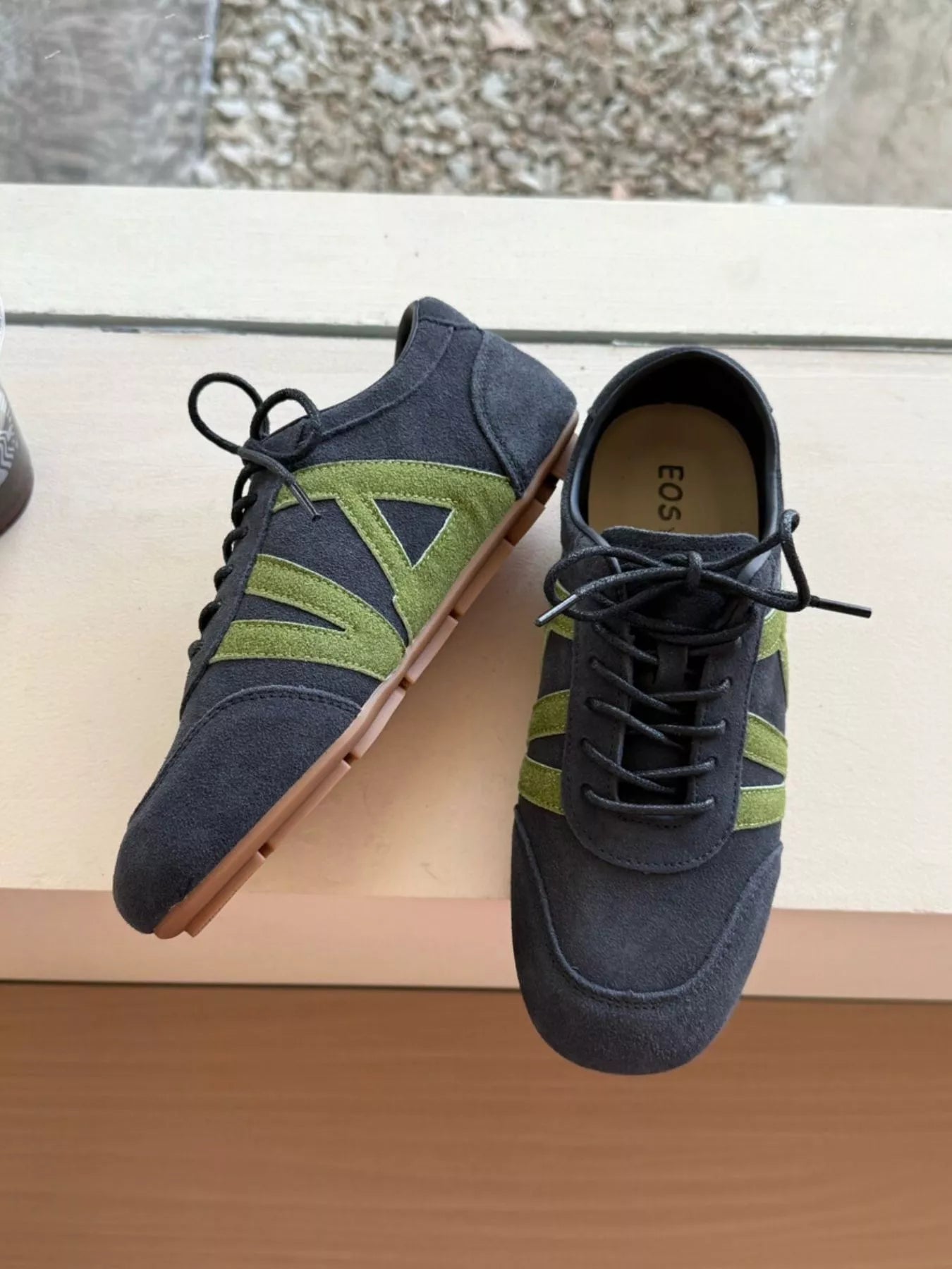 Comfortable Low Top Running Shoes - BritishElegance
