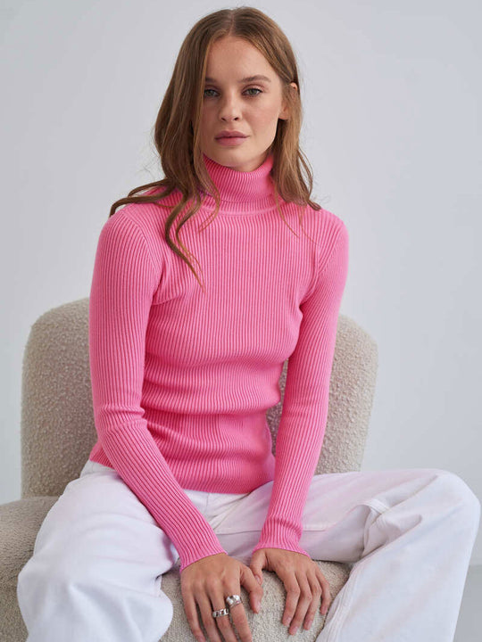 Warm Women's Fitted Crew Neck Sweater