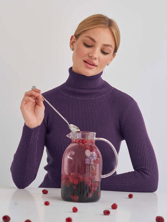 Warm Women's Fitted Crew Neck Sweater