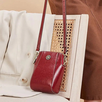 Lea | Elegant Leather Shoulder Bag – Chic, Compact & Effortlessly Refined
