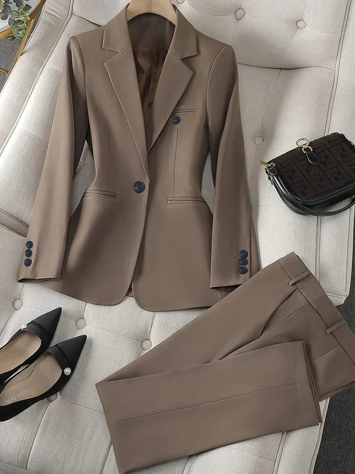 Elle – Women’s Notched Lapel Blazer & Trouser Set
