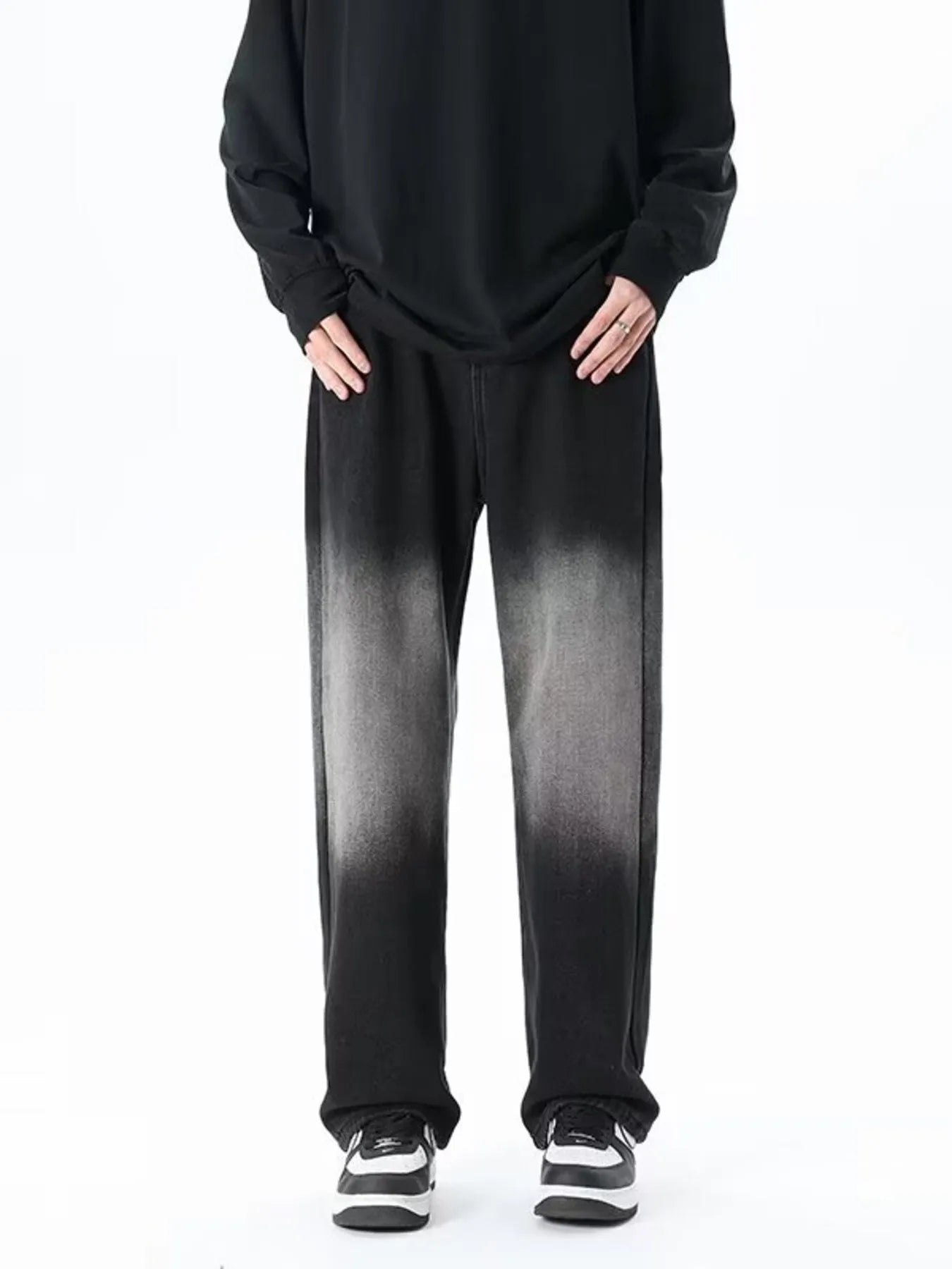 Relaxed Fit Straight Leg Men's Jeans - BritishElegance