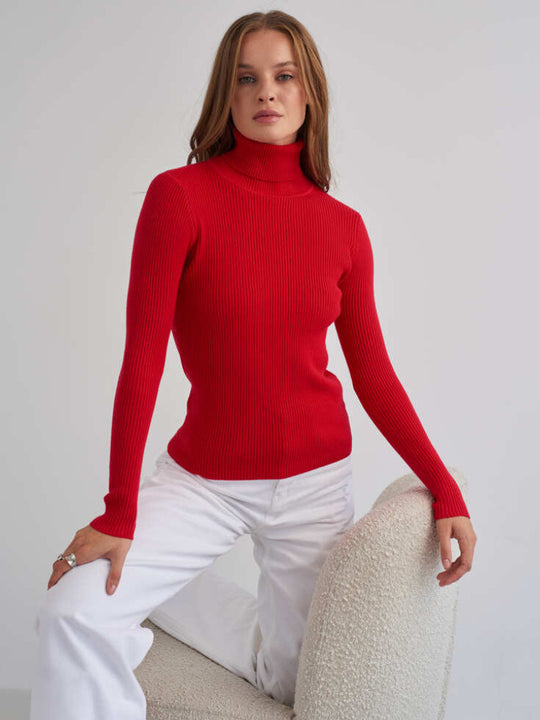 Warm Women's Fitted Crew Neck Sweater