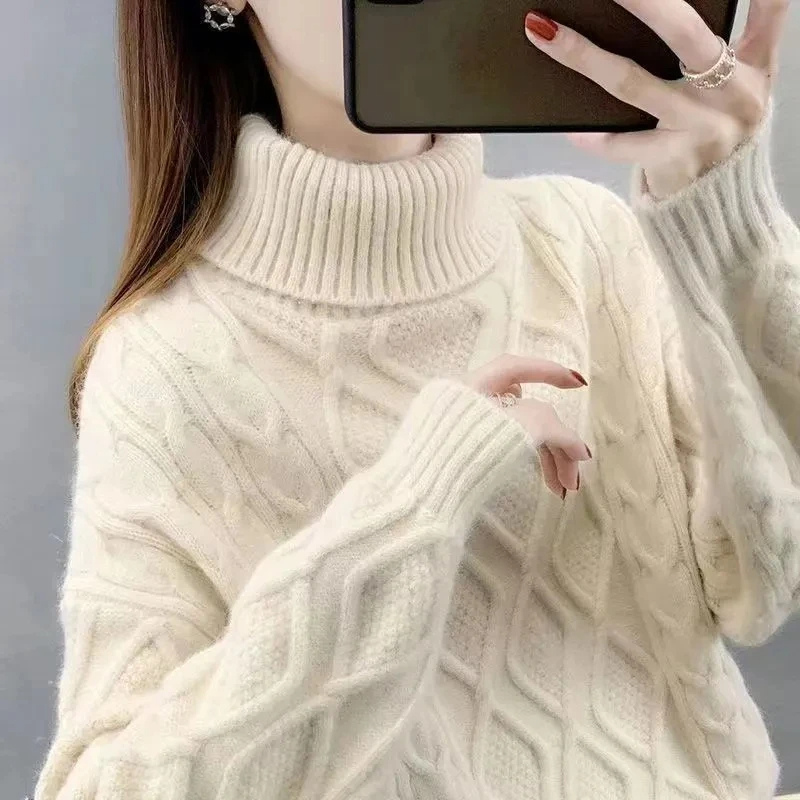 Cozy Women's Oversized Turtleneck Jumper