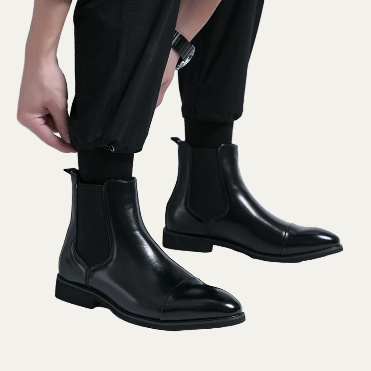 Men’s Sleek Leather Chelsea Boots with Cap Toe