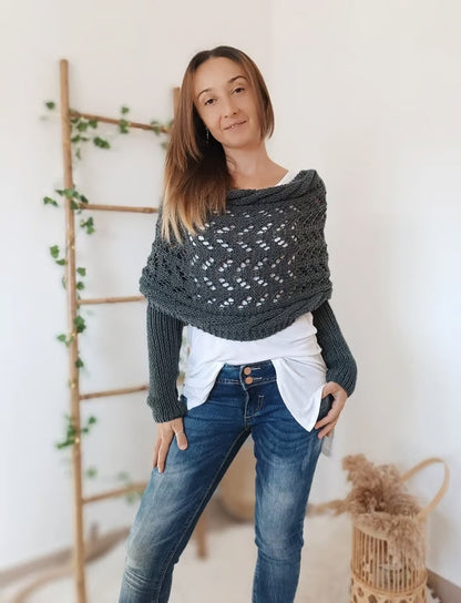 Cozy bohemian-style wrap for women