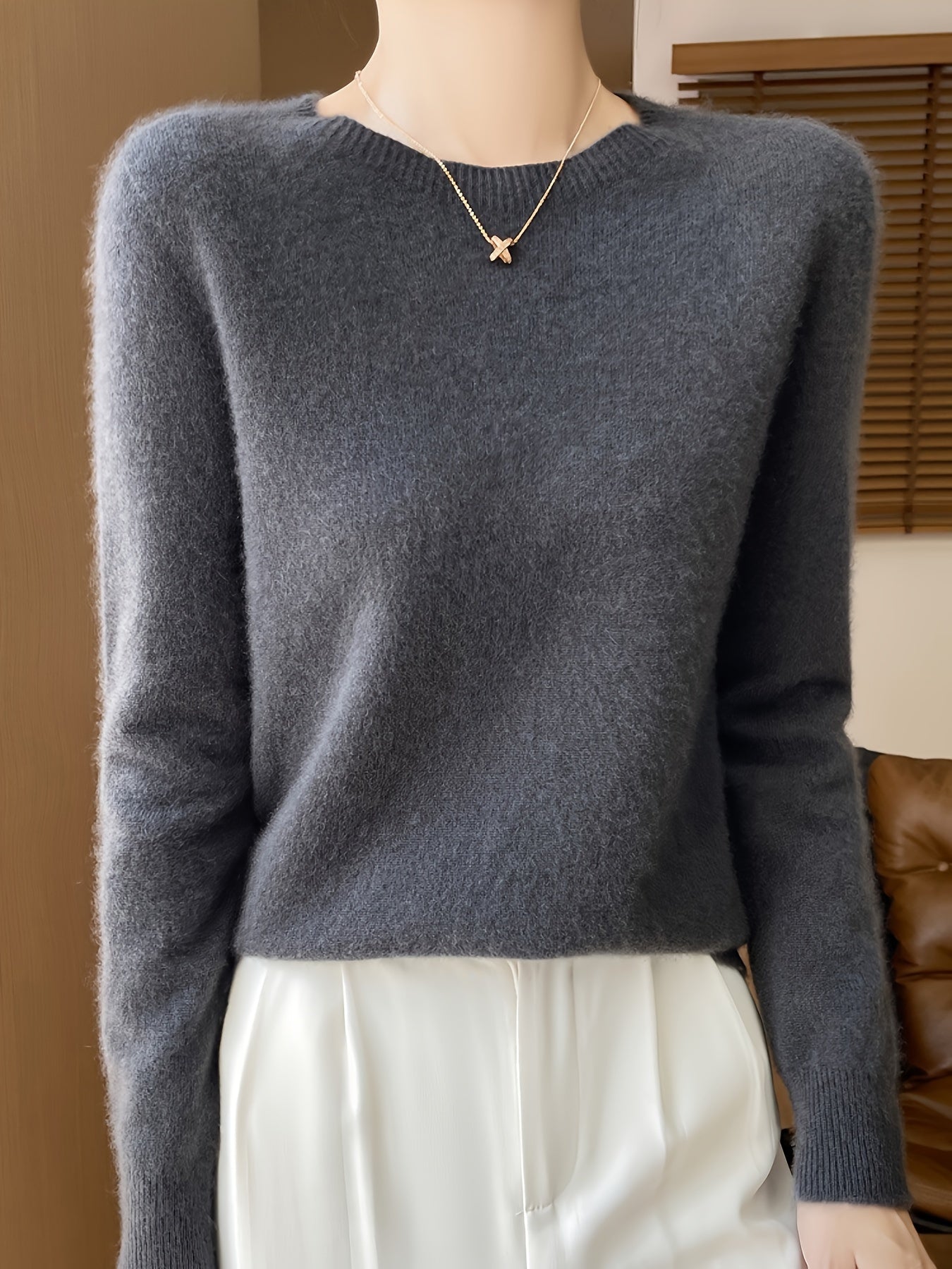 Classic Fit Crew Neck Pullover Sweater
