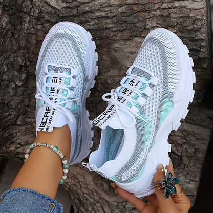 Casual sneakers for women - flexible and breathable for every day