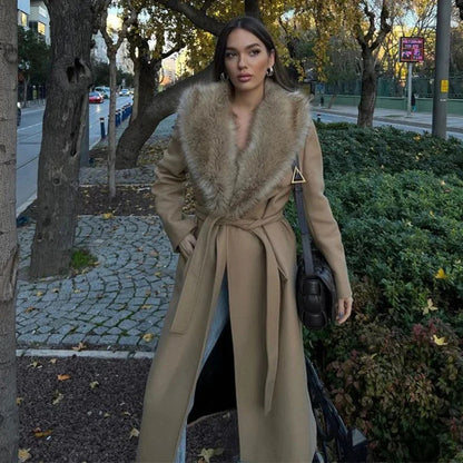 Marie | Elegant Women's Coat with Fur Collar