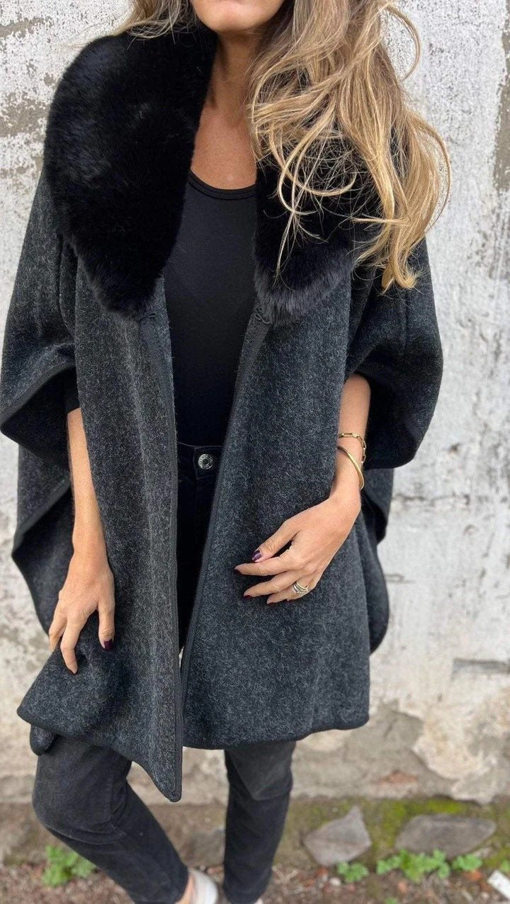 Verne | Knitted Women's Coat with Faux Fur Collar