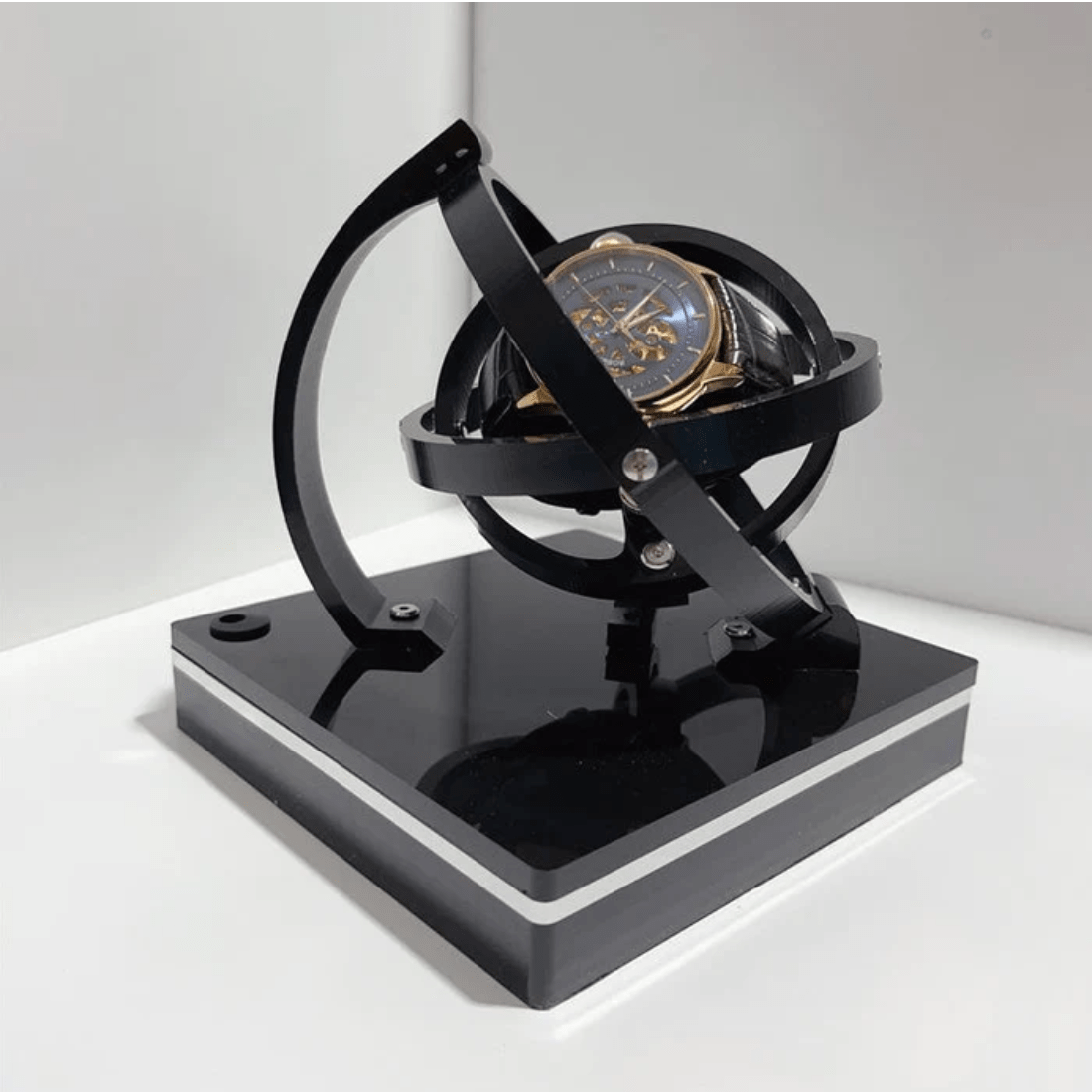 Compact Automatic Watch Box for Men - BritishElegance