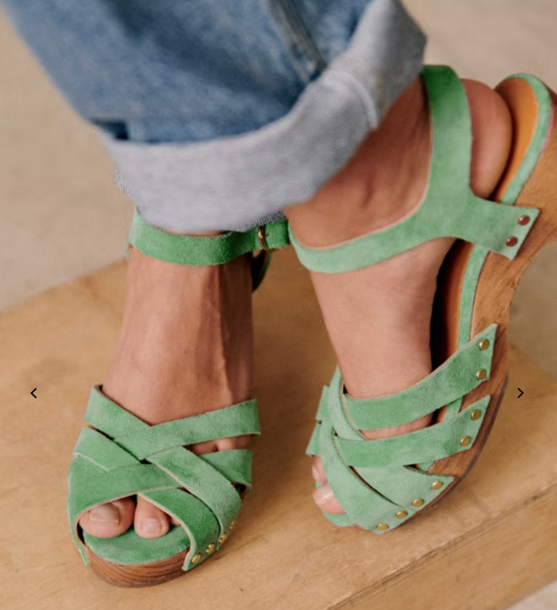 Stylish and comfortable FLORISA clogs, perfect for spring and summer