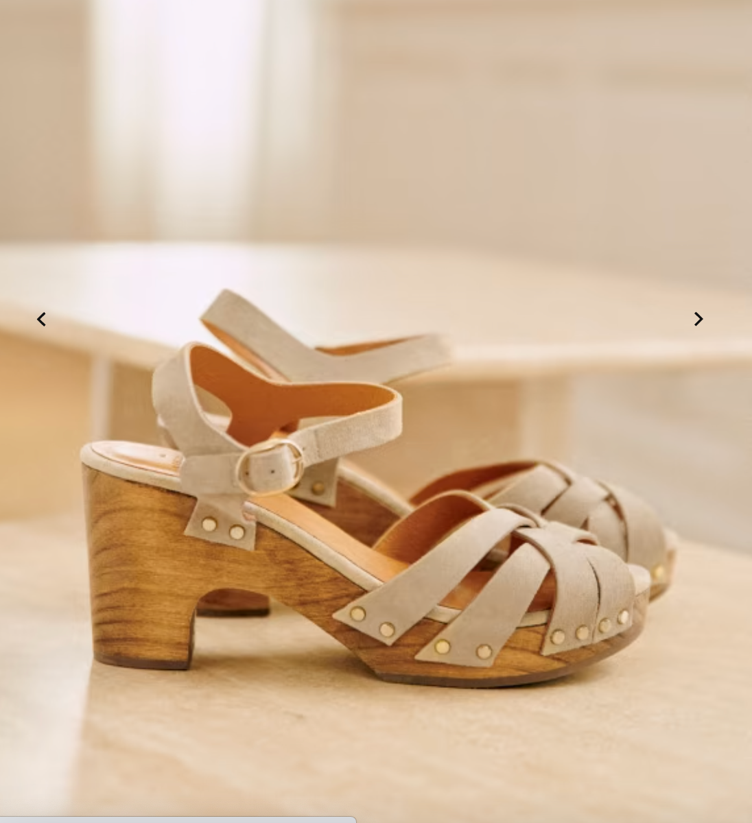Stylish and comfortable FLORISA clogs, perfect for spring and summer