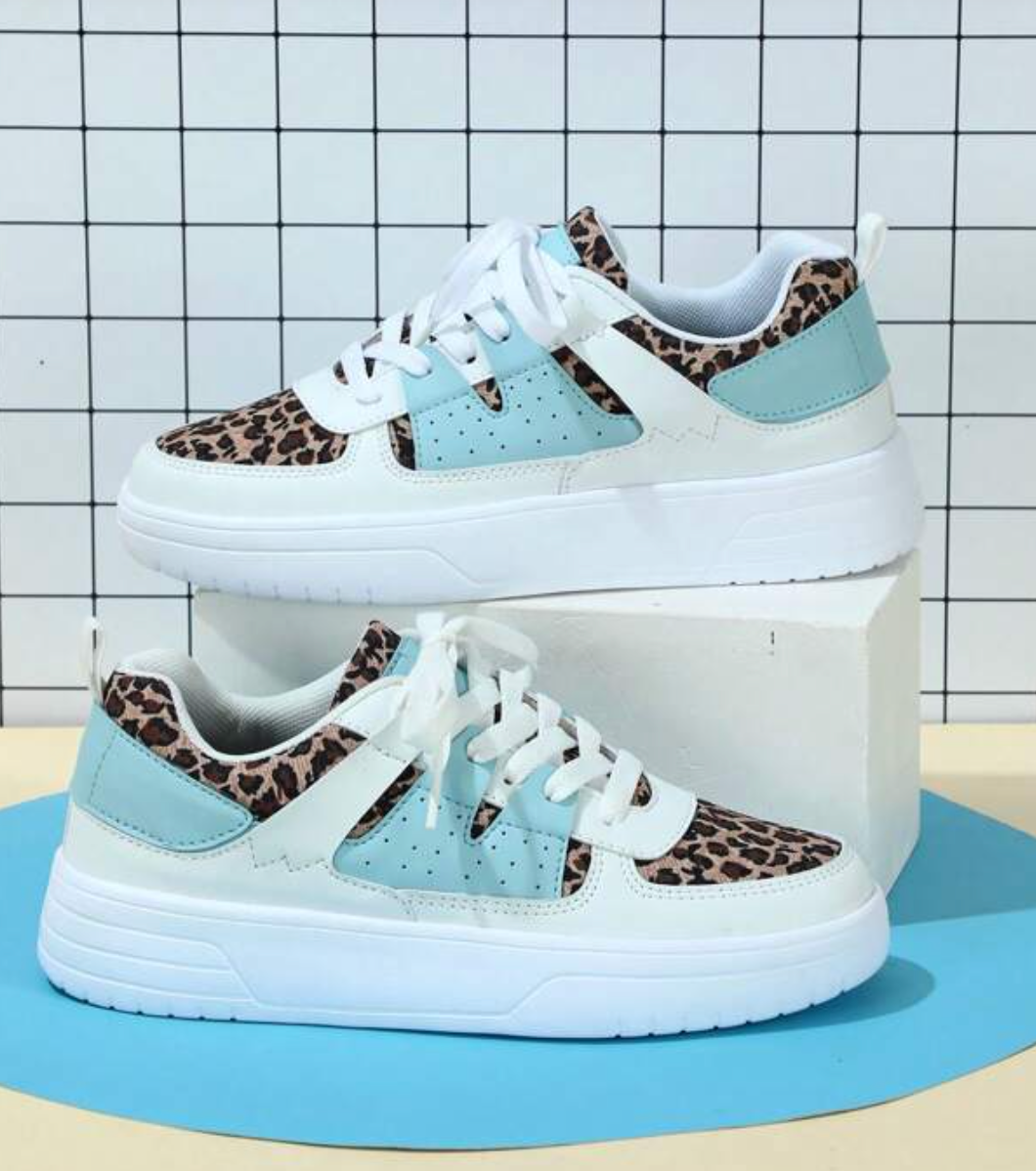 Comfortable Women's Casual Lace-Up Sneakers