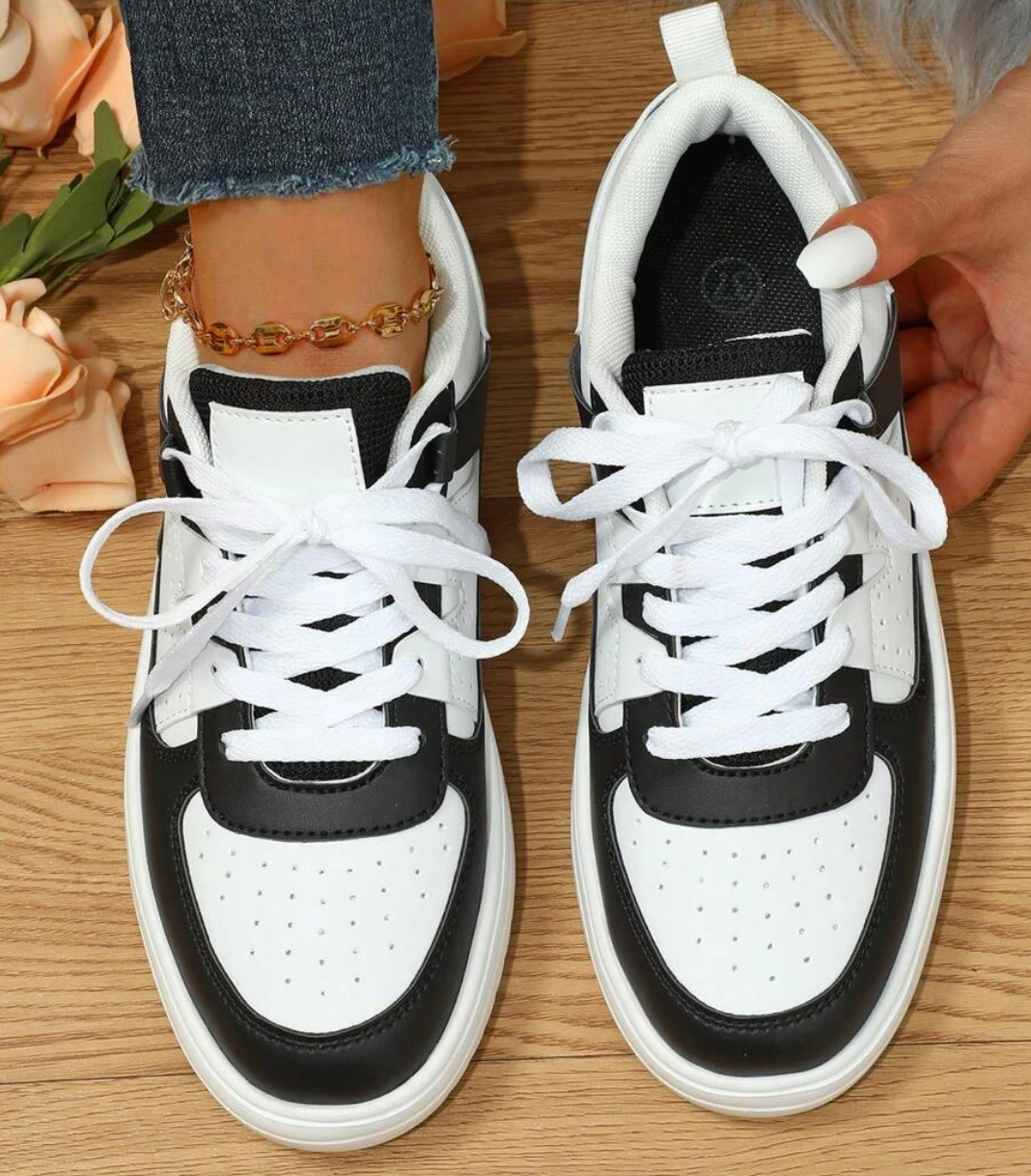 Comfortable Women's Casual Lace-Up Sneakers