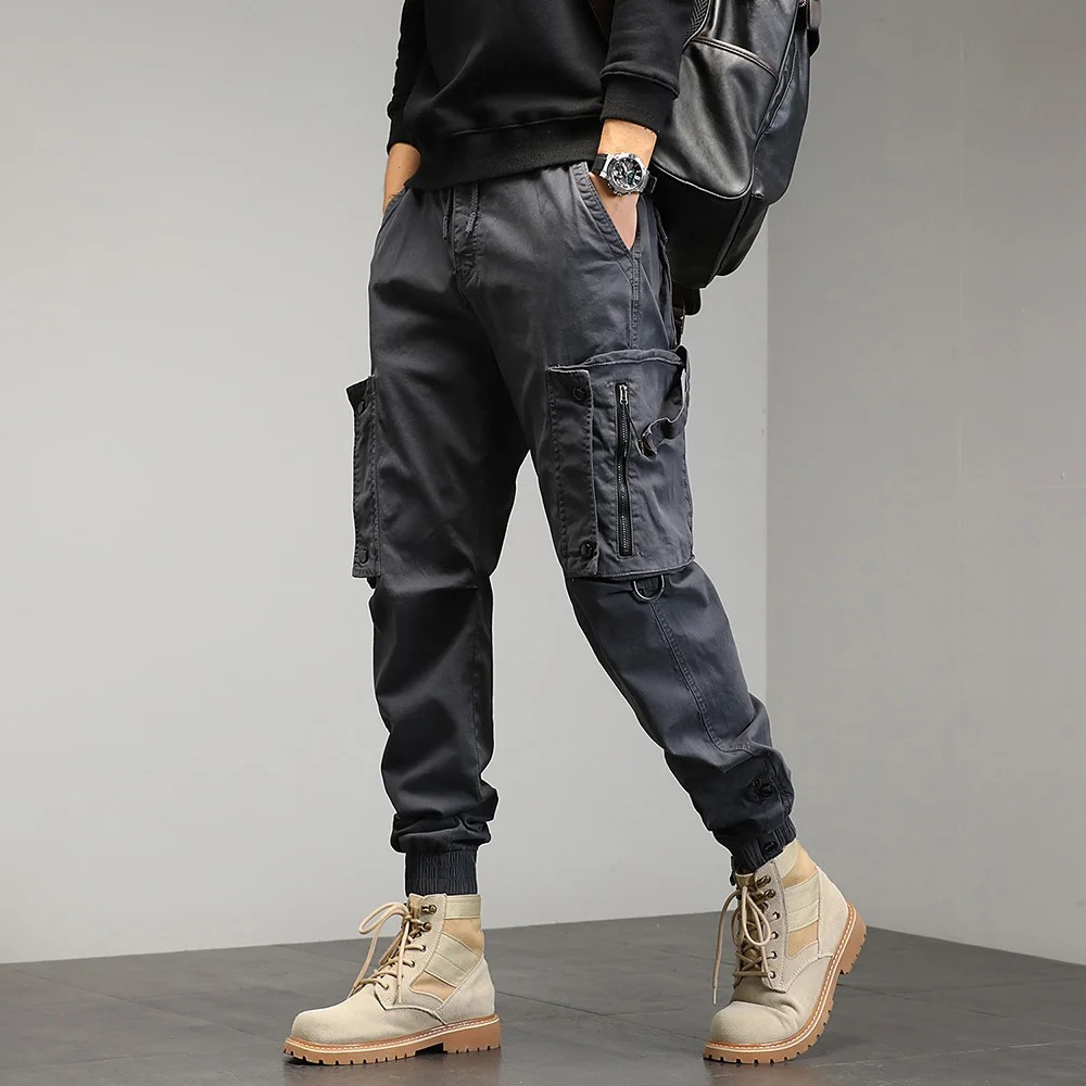 Comfortable and stylish Lias casual cargo pants for everyday wear
