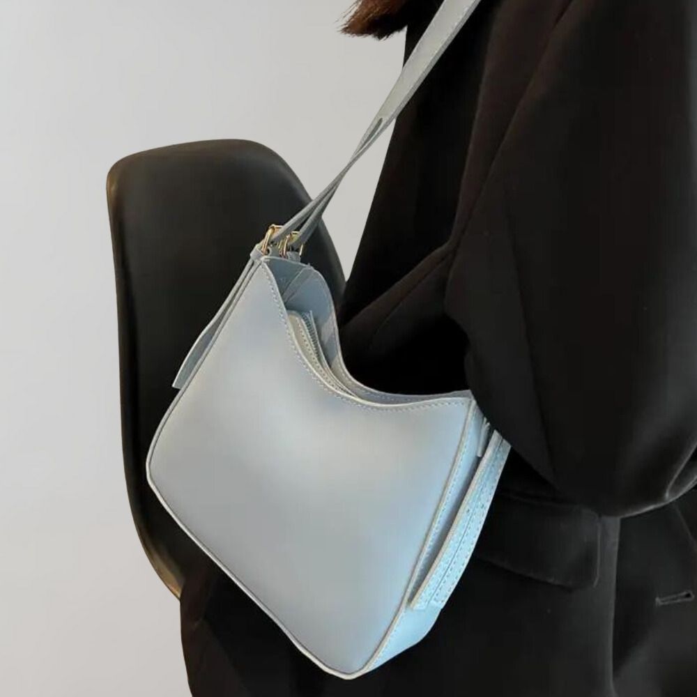 Minimalist women's crossbody bag: stylish & practical