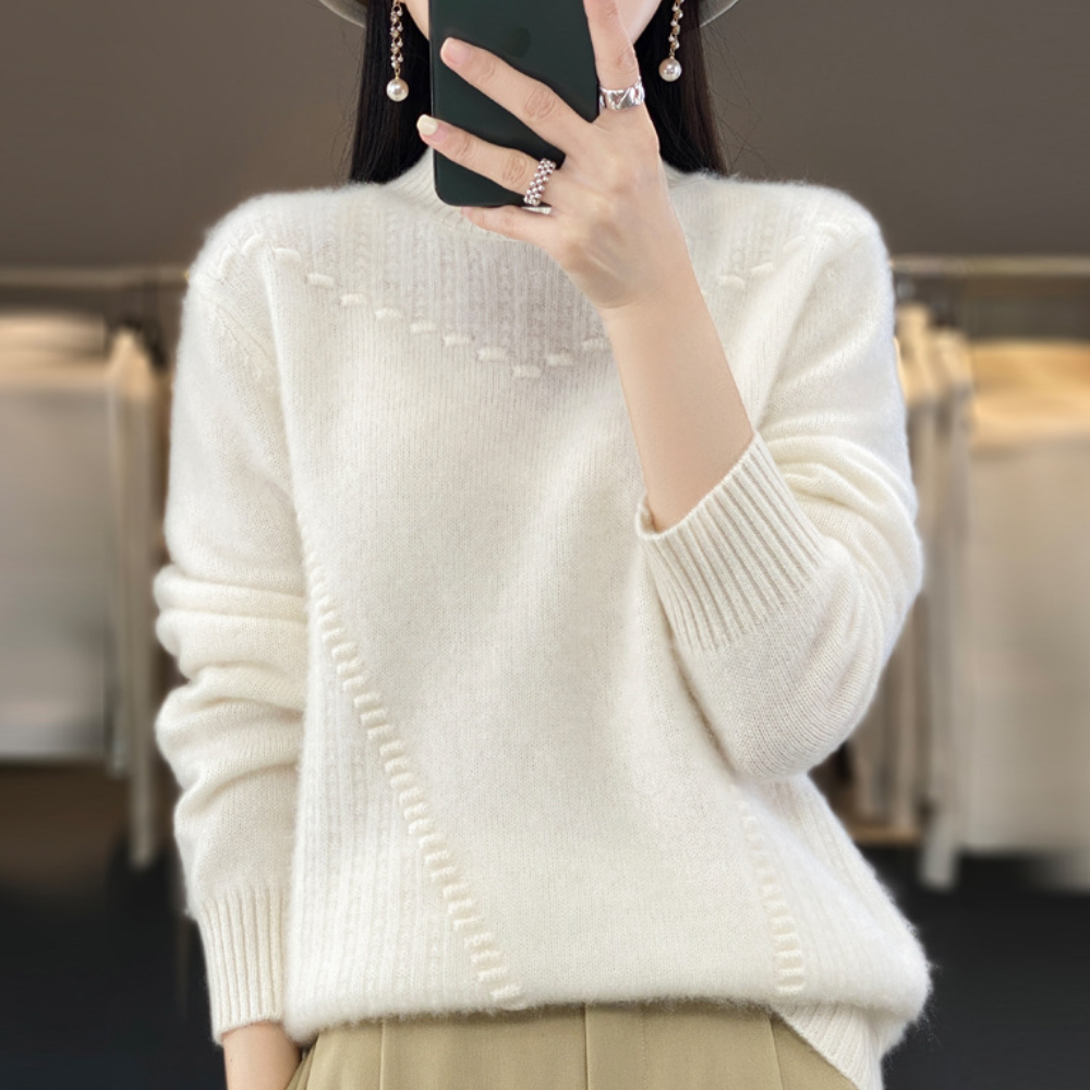 Cozy Women's Crew Neck Long Sleeve Pullover