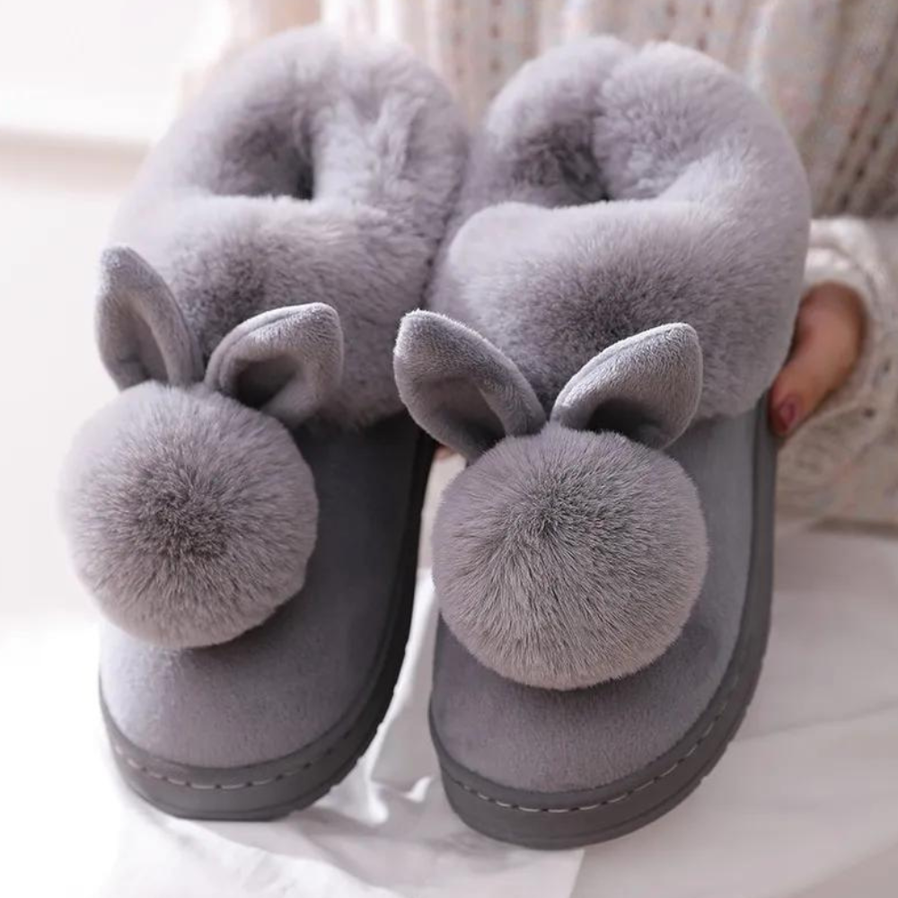 Luxurious and Fluffy Women's Slippers: Ultimate Comfort