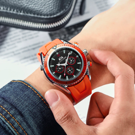 Waterproof Quartz Men's Watch With Black Rubber Band - BritishElegance