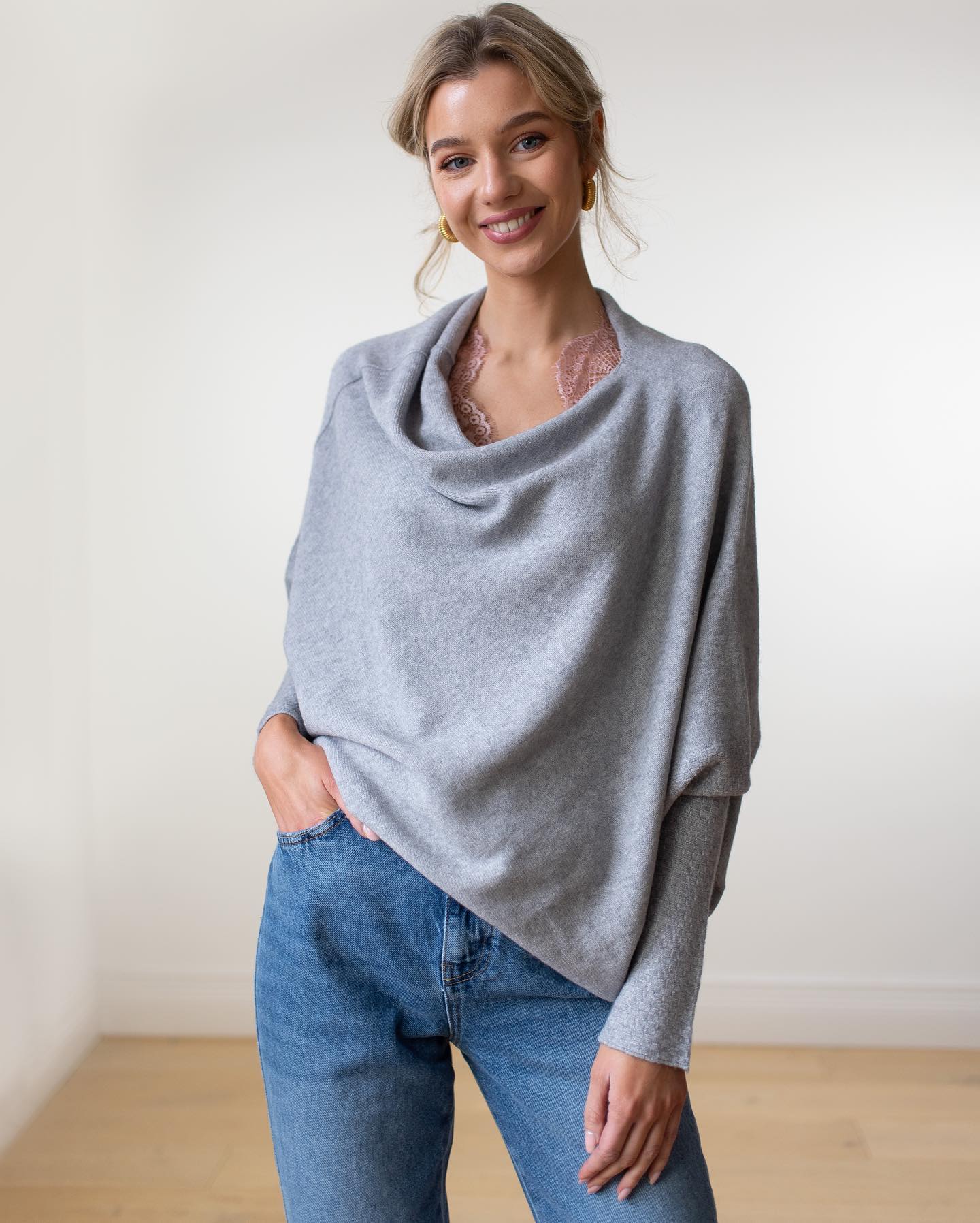 Clara | Off-Shoulder Women's Jumper